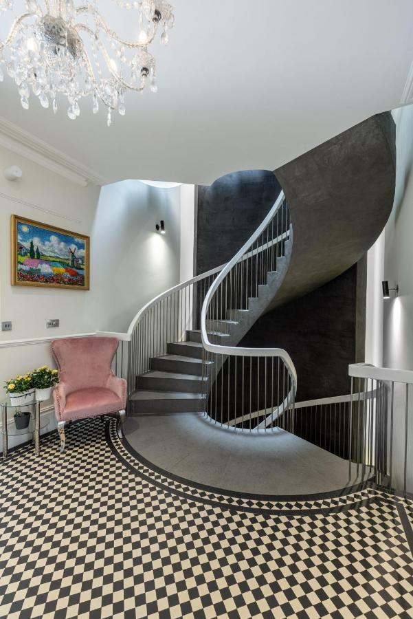 Dream House London With Gym, Cinema And Housekeeper Villa Ealing Exteriör bild