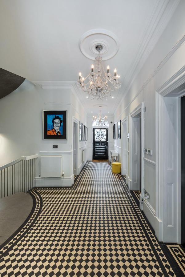 Dream House London With Gym, Cinema And Housekeeper Villa Ealing Exteriör bild