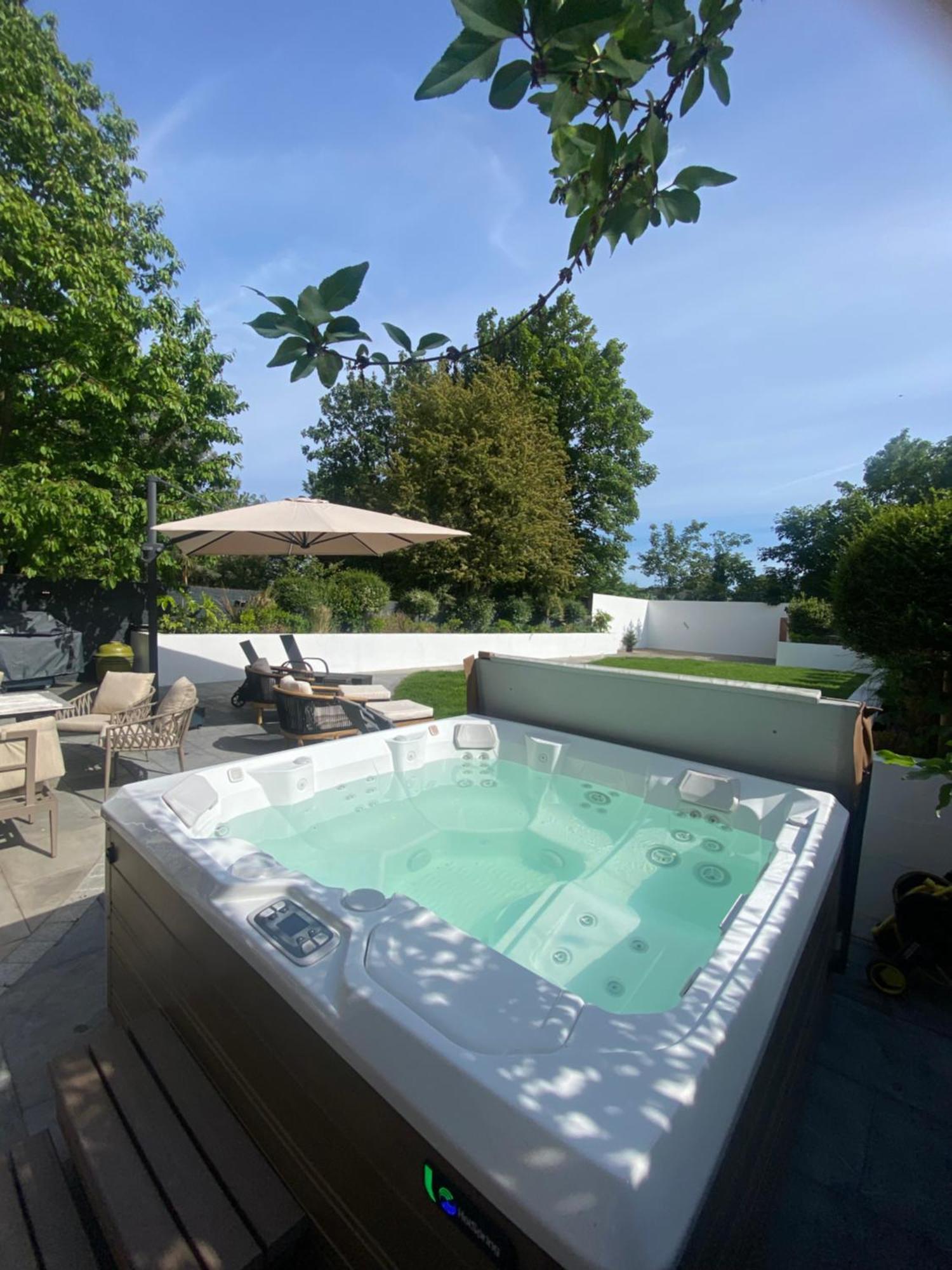 Dream House London With Gym, Cinema And Housekeeper Villa Ealing Exteriör bild