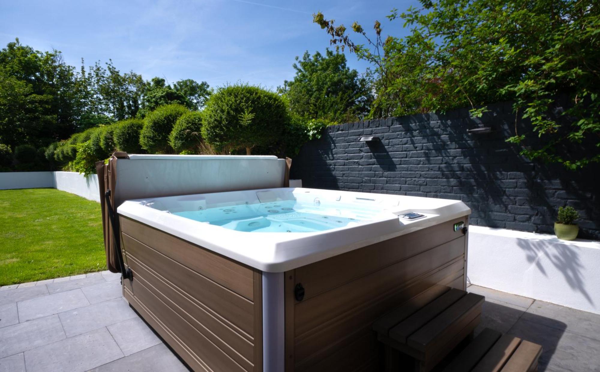 Dream House London With Gym, Cinema And Housekeeper Villa Ealing Exteriör bild